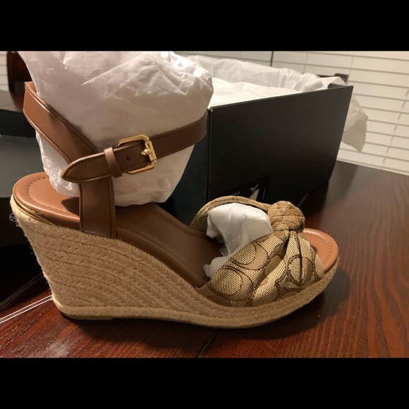 Coach Katy Sig Wedges size 8.5 - Picture 1 of 3